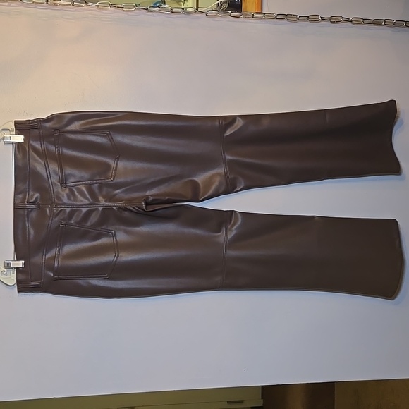 Banana Republic Mid Rise Full Length Bootcut Fit Vegan Leather Trouser Pants - Picture 5 of 13
